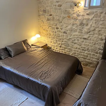 Maison *